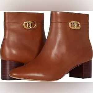 NIB  Sz 8B brown leather ankle boots